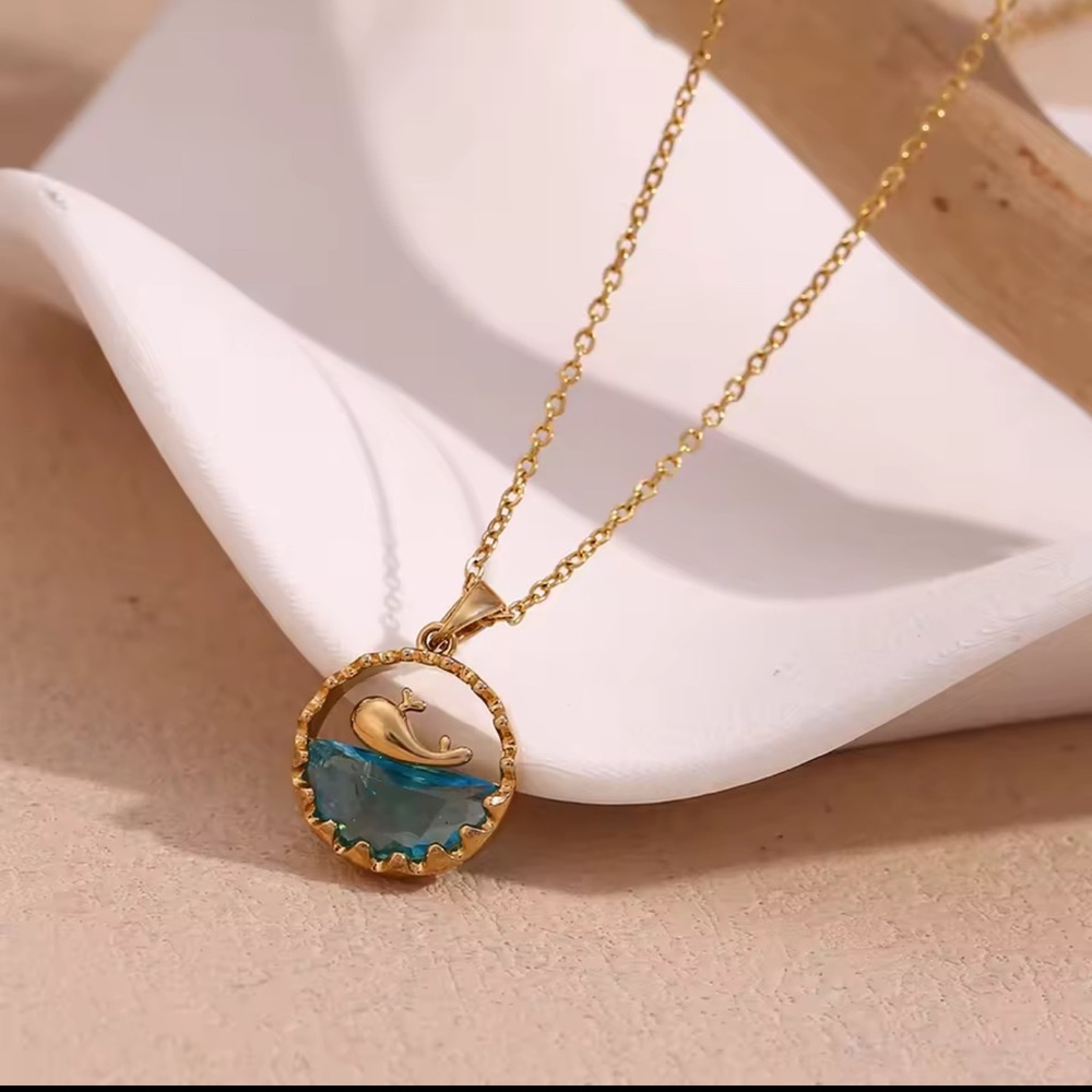 Fish Dolphin Necklace 18K Gold Plated Stainless Steel - Picture 8 of 11